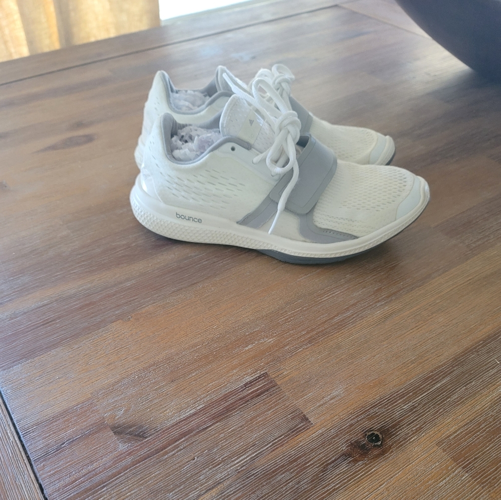 Stella mccartney bounce sneaker size 6 1/2